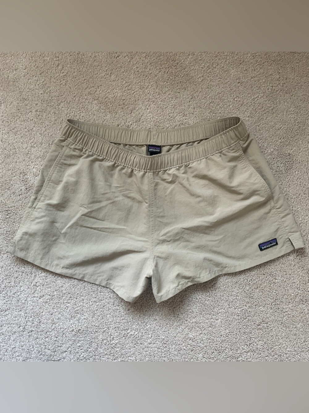 Patagonia Women's Beige Elastic-Waist Shorts - Sz Large